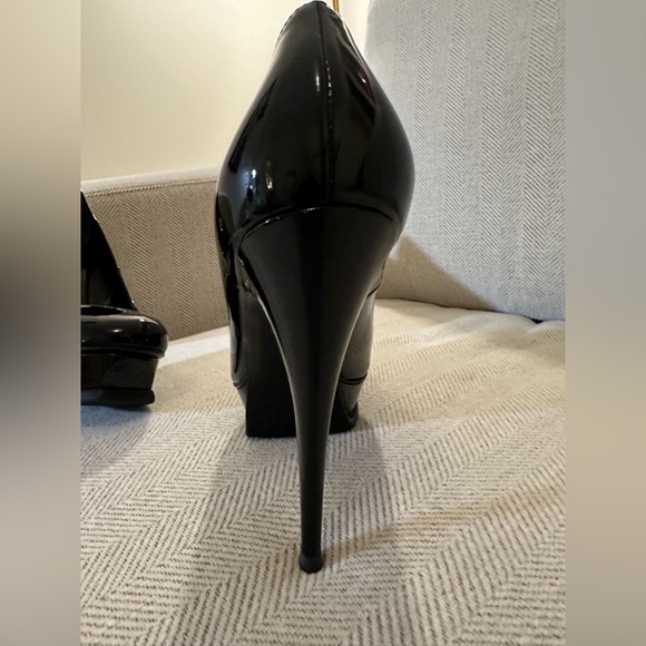Yves Saint Laurent (Tribute) Trib Too Authenticated Patent Leather Heels - Picture 5 of 16